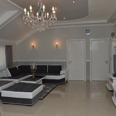 Apartments Royal Menex Požarevac Екстериор снимка