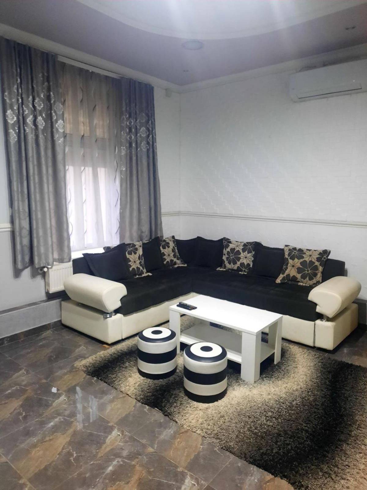 Apartments Royal Menex Požarevac Стая снимка
