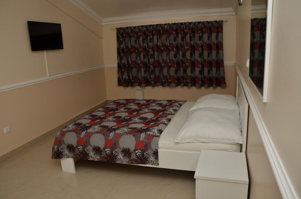 Apartments Royal Menex Požarevac Стая снимка